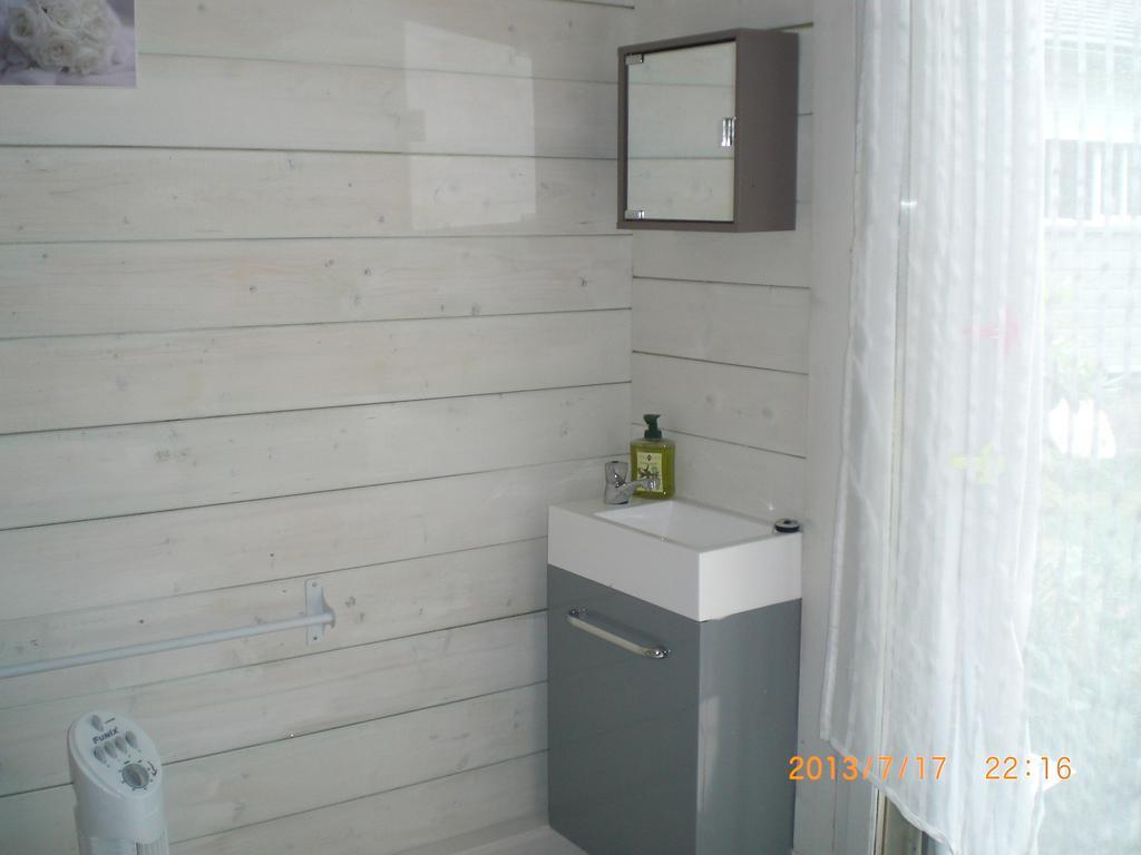 Chambres D'Hotes Le Clos Des Senteurs Malemort Exterior photo